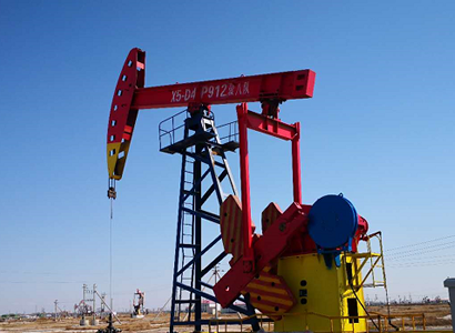 發(fā)明了盤(pán)形低速大扭矩永磁電機(jī)，減少了傳動(dòng)環(huán)節(jié)，提高了傳動(dòng)效率